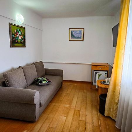 Hotel Horezu Extérieur photo